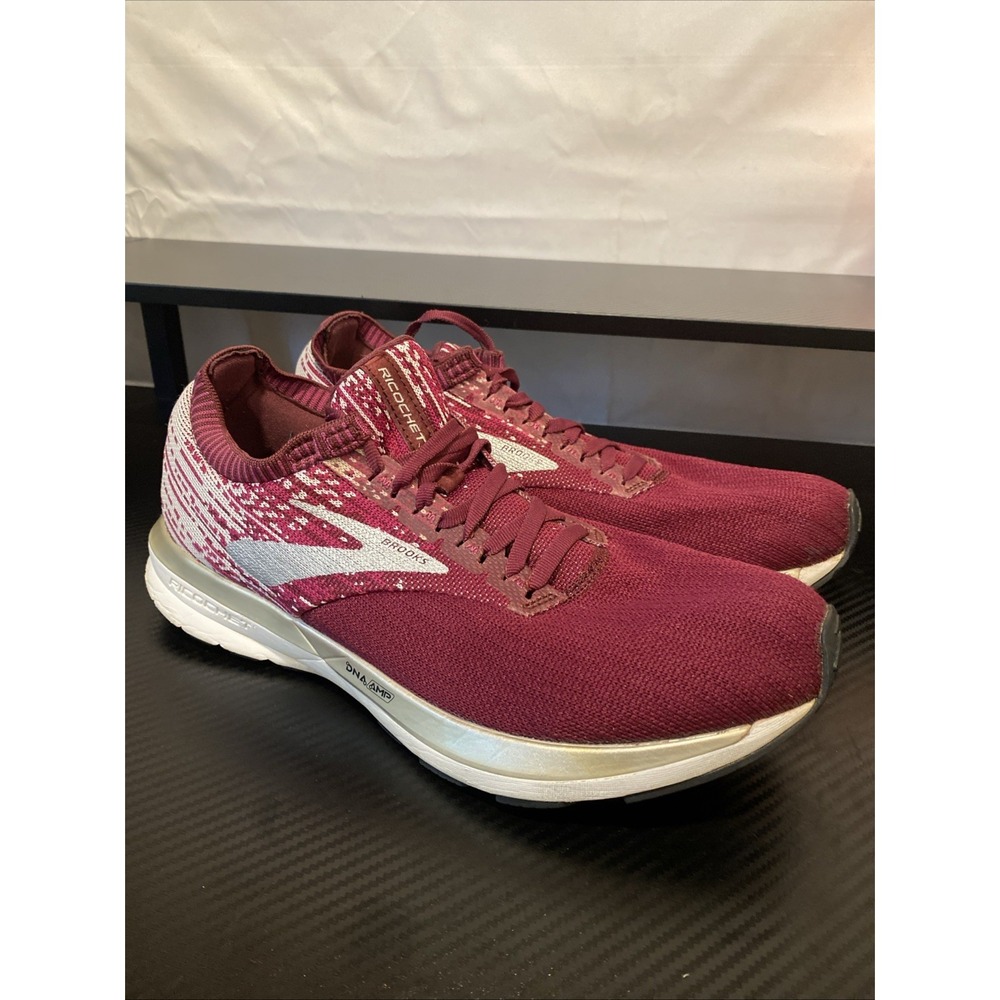 Brooks Ricochet Energize Nautral Womens Size 11.5 Medium (B) Burgundy